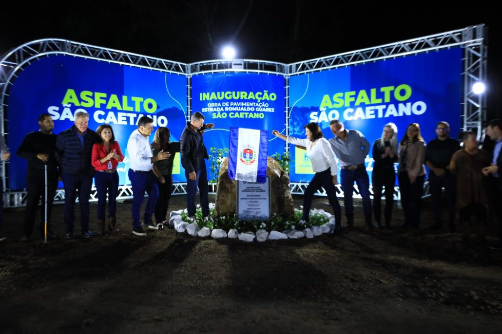 Moradores da comunidade São Caetano inauguram pavimentação asfáltica da Estrada Municipal Romualdo Guarez
