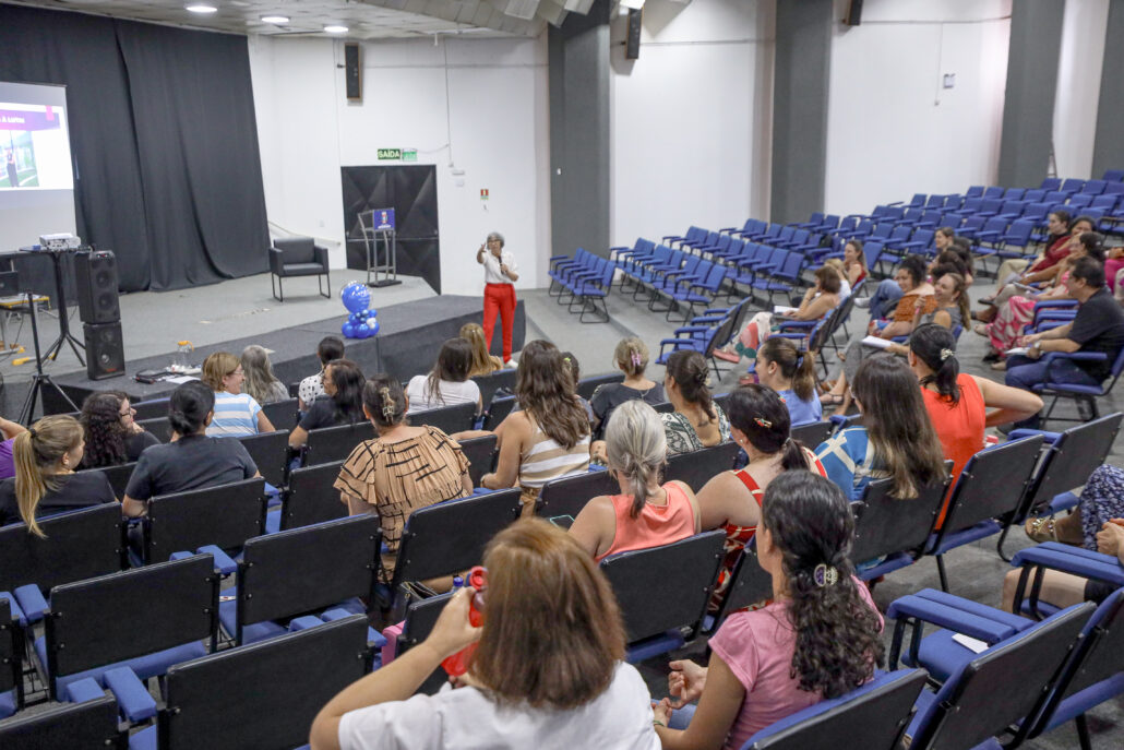 Secretaria Municipal de Educação promove formação para professores