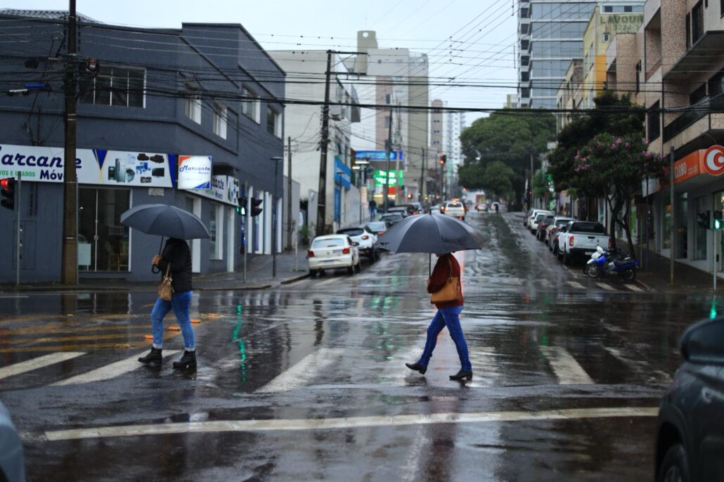 Defesa Civil emite alerta para chuvas intensas nos dias 24 e 25 de abril