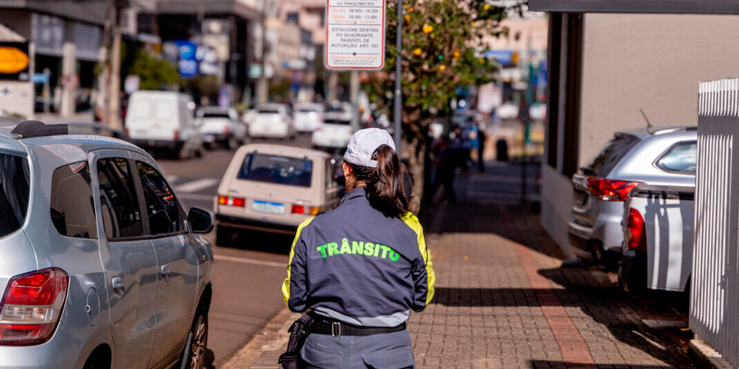 e25e6ef8-064d-4c97-a635-9491f67f410e