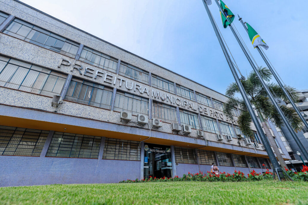 Prefeitura de Pato Branco abre 150 vagas de estágio para estudantes de nível superior e pós-graduação