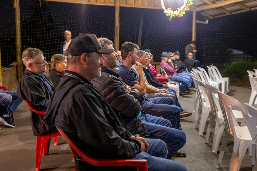 Audiência pública apresenta Programa de Asfalto Rural para a Comunidade Independência