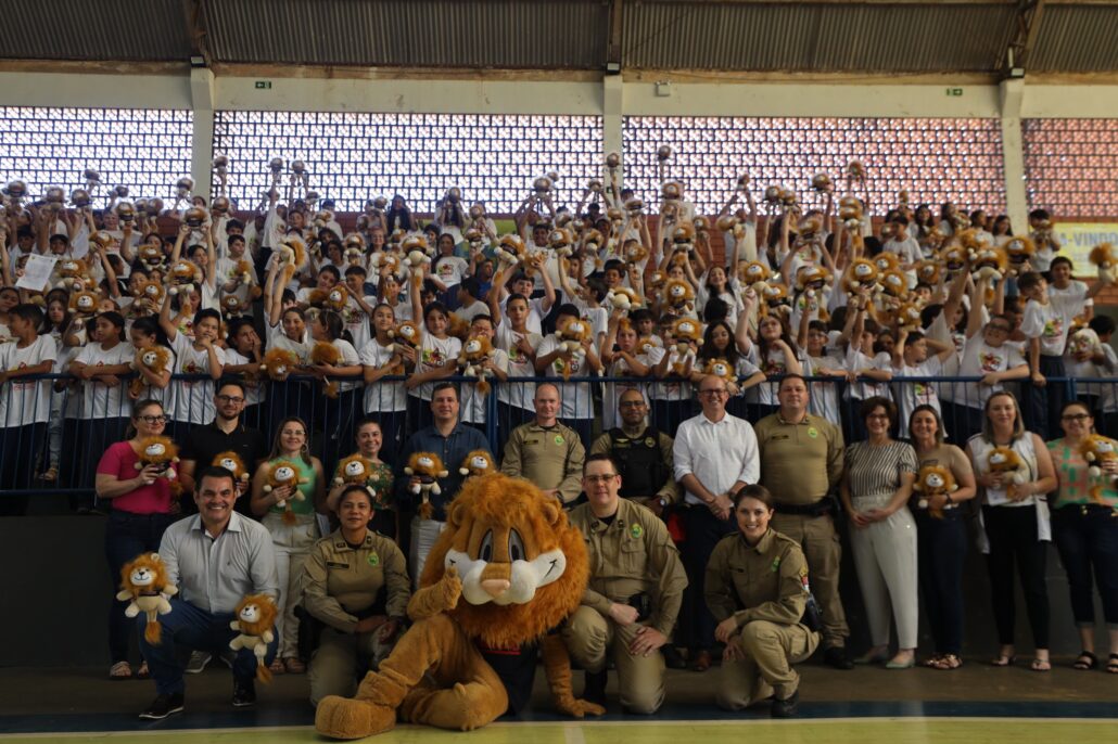Secretaria de Educação e Polícia Militar promovem formatura do Proerd para alunos do 5º ano