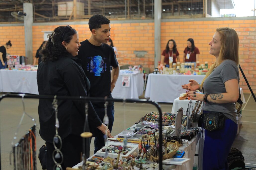 Artesanato pato-branquense ganha destaque na Expopato 2025