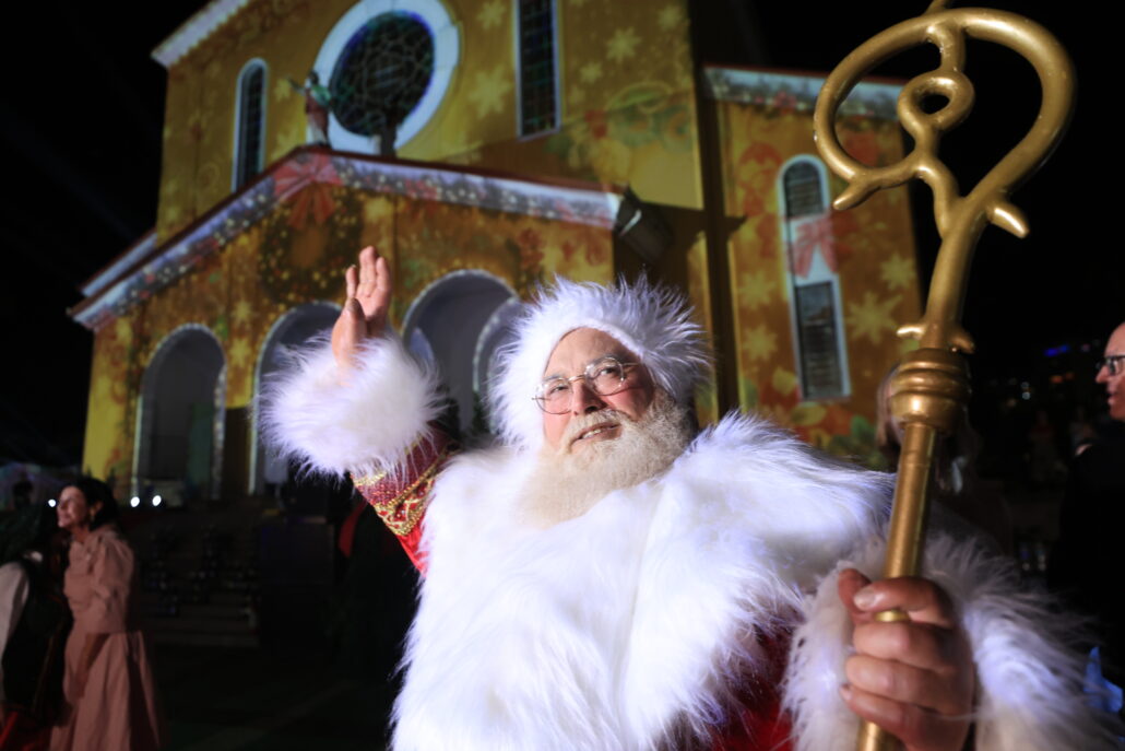 Pato Branco dá início ao Nossa Terra Natal com grande celebração na Praça Presidente Vargas