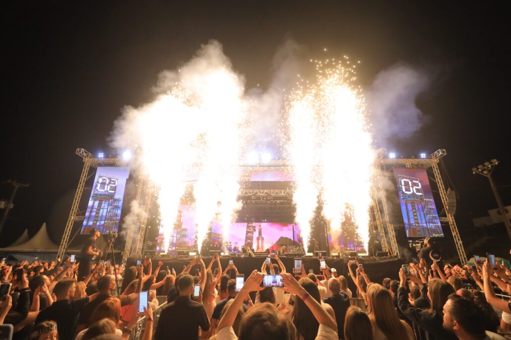 Show de Luan Santana quebra recorde de público na Expopato 2025