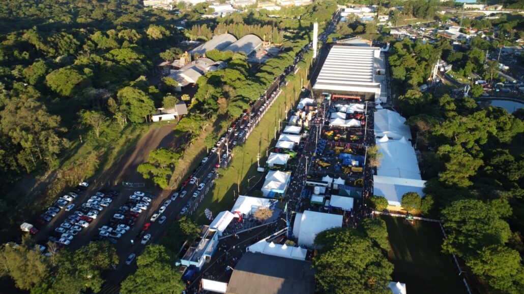 Expopato 2025 consolida Pato Branco no centro dos grandes negócios e atrai 268 mil visitantes em nove dias de feira