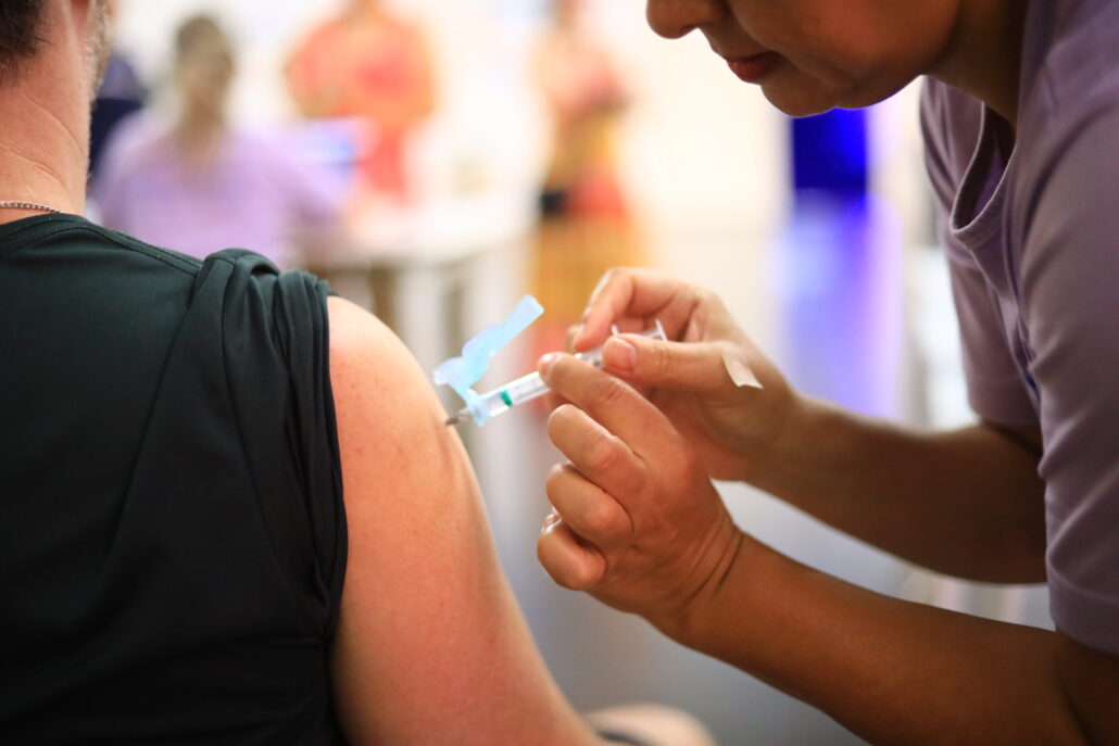Saúde de Pato Branco alerta sobre aumento nos casos de gripe e reforça cuidados com idosos