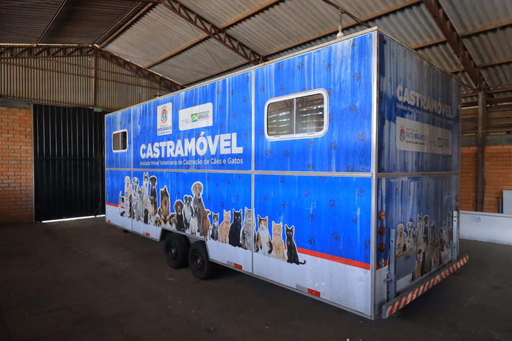 Castramóvel será instalado de forma permanente para esterilizar animais errantes