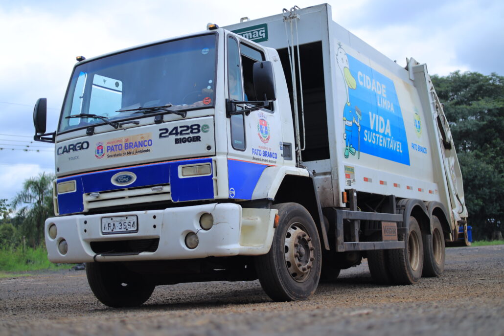 Município apresenta elementos que afastam irregularidades na licitação da coleta de lixo