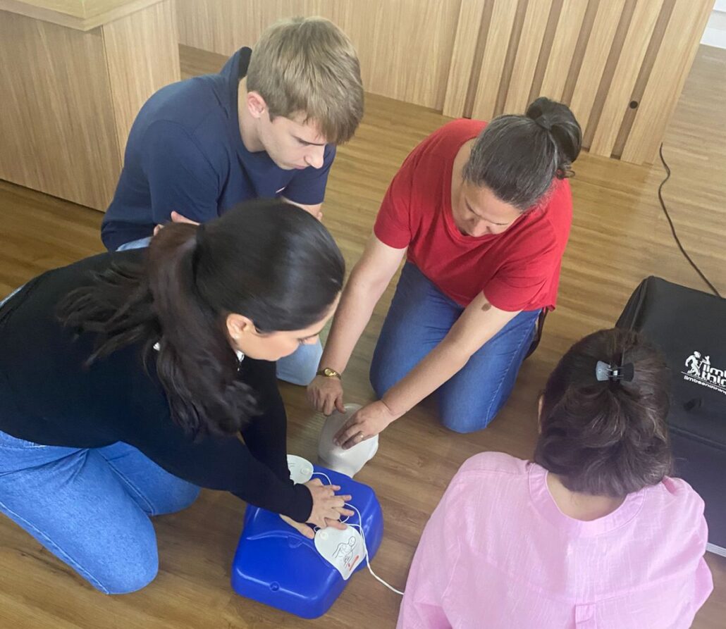 Educação promove capacitação em primeiros socorros para professoras dos CMEIs