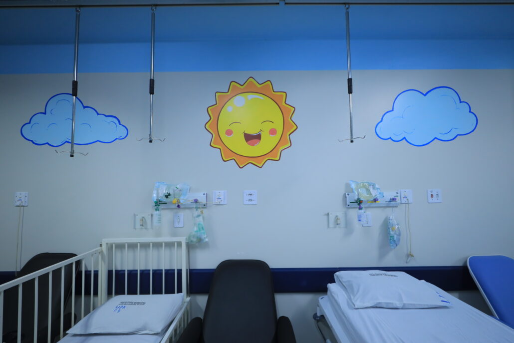 Saúde destaca revitalização de espaços na ala pediátrica e entrega de Geloteca na UPA