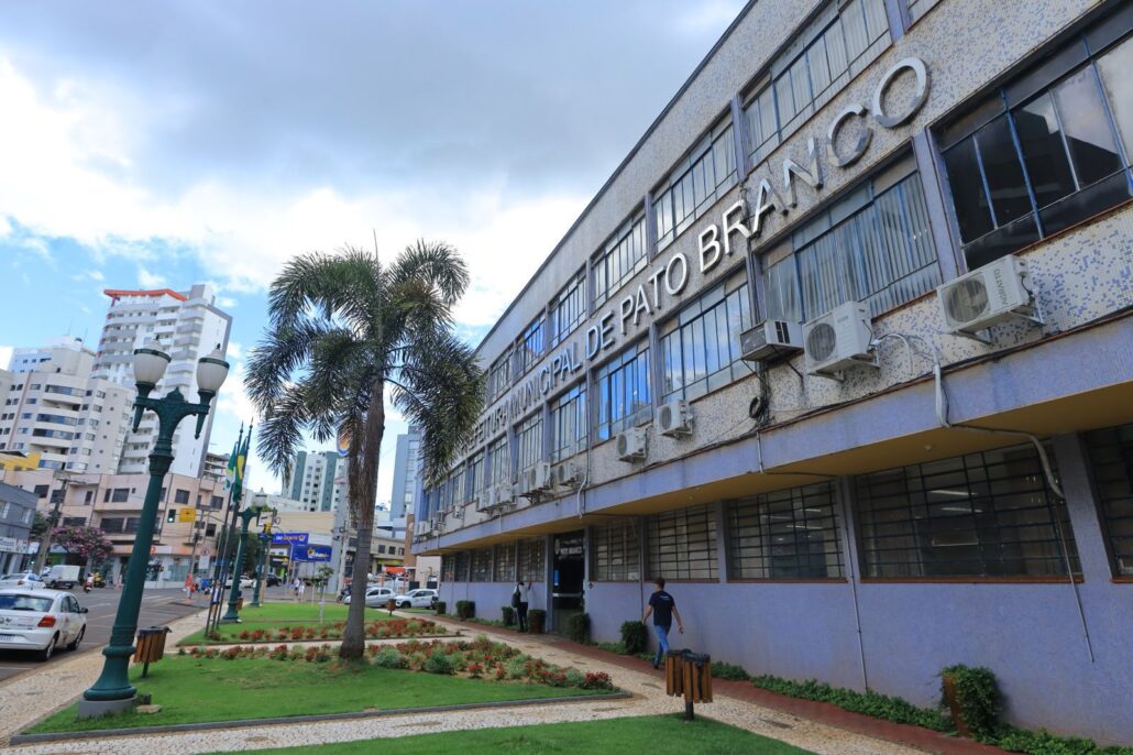 Prefeitura de Pato Branco abre Concurso Público para a área da Educação