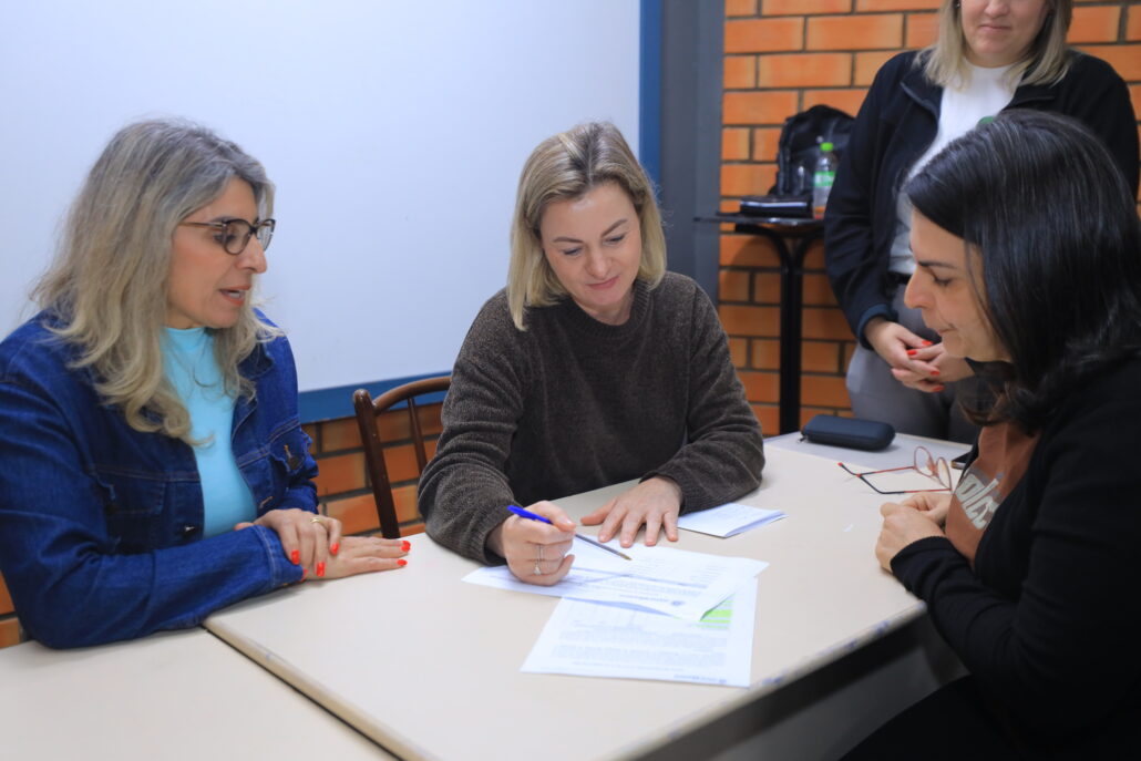 Município realiza distribuição de aulas para novos professores da Educação Infantil