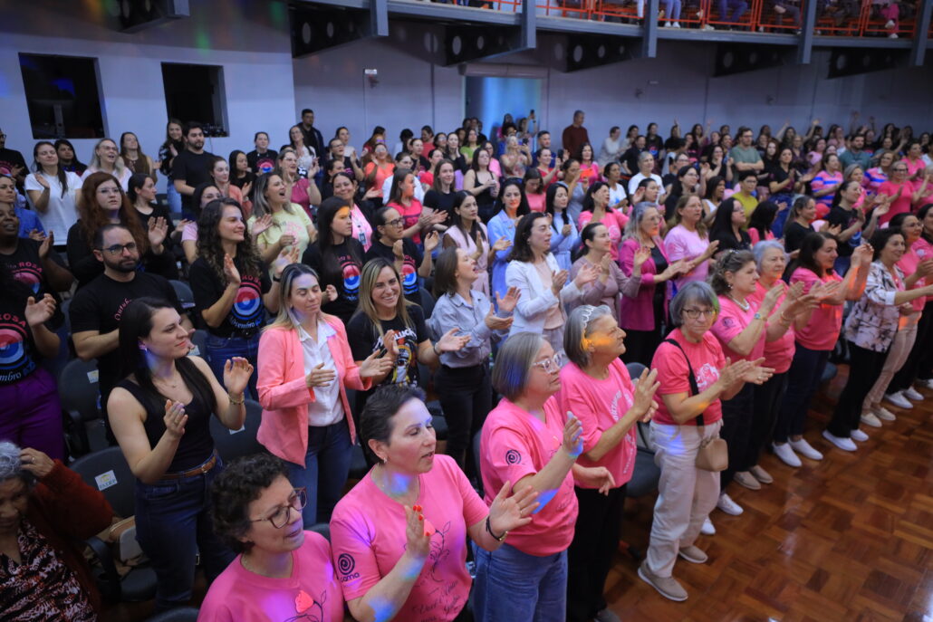 Abertura do Outubro Rosa reforça prevenção e cuidado com a saúde da mulher em Pato Branco