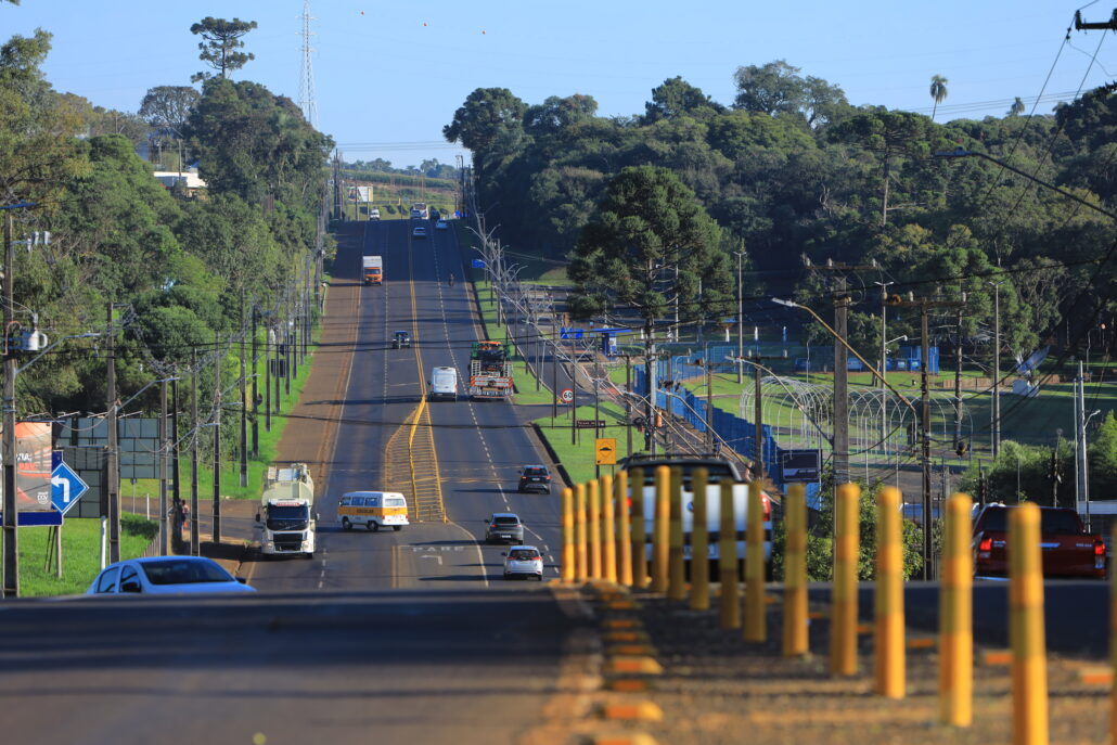 Pato Branco abre duas licitações para obras de pavimentação, uma na estrada da comunidade Três Pontes e outra na duplicação da Avenida Rozimbo Luiz Bianchi